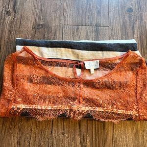 Woman Top with lace shoulders